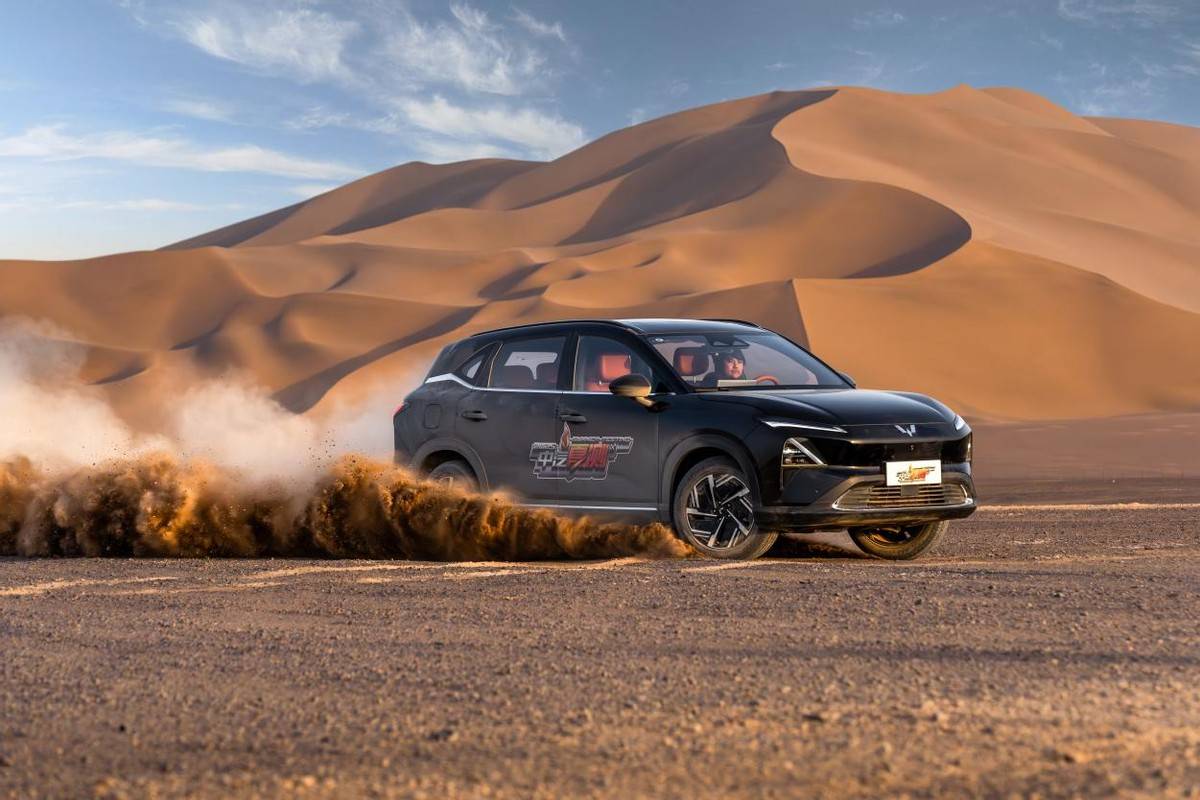 五菱星光S 2025款售9.98萬(wàn)元起 不限品牌置換享1萬(wàn)元補(bǔ)貼